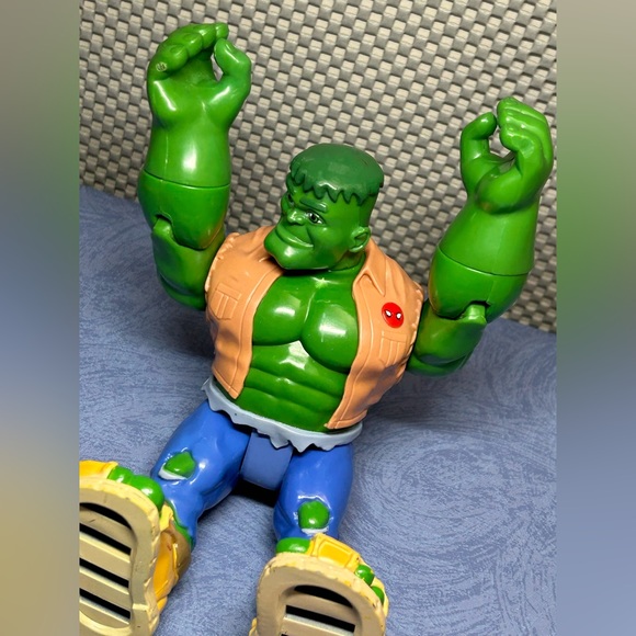 Iconic Rare Preowned Marvel 2002 Playwell Incredible Hulk Kids Toy Figure - Picture 11 of 17